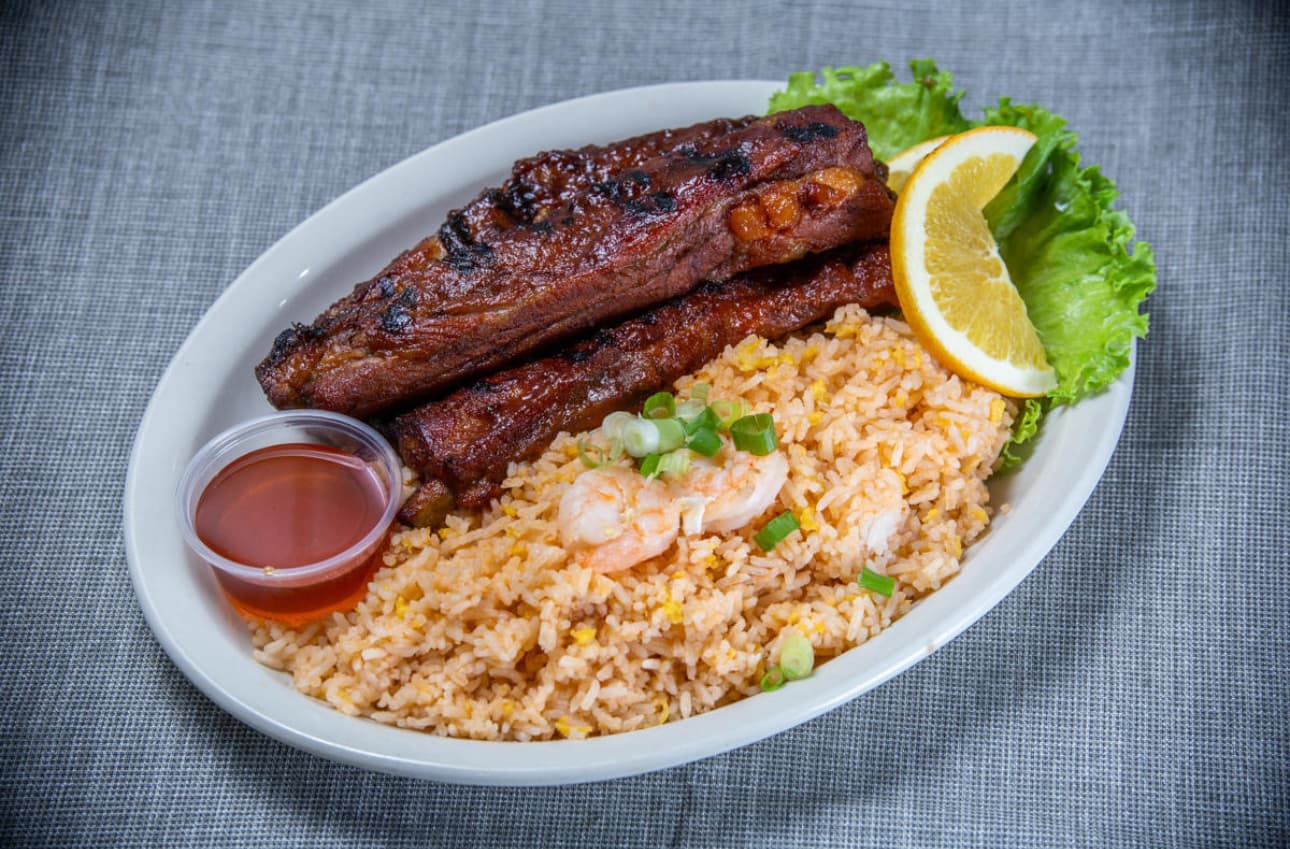 Thai BBQ spare ribs with fried rice and dipping sauce